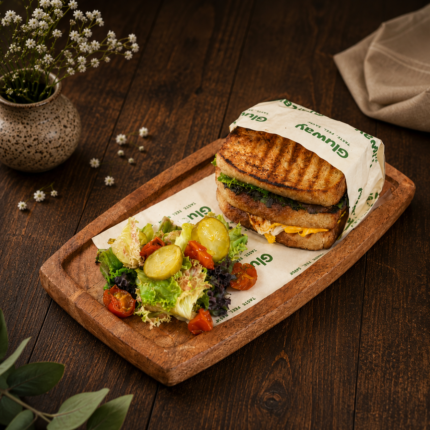 Gluway Club sandwich